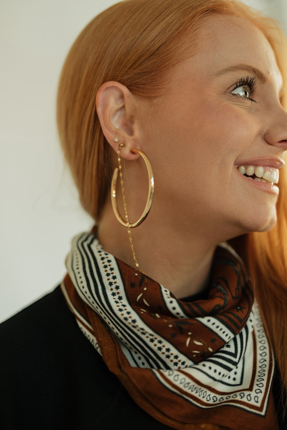 Salem Hoop Earrings in Shiny Gold