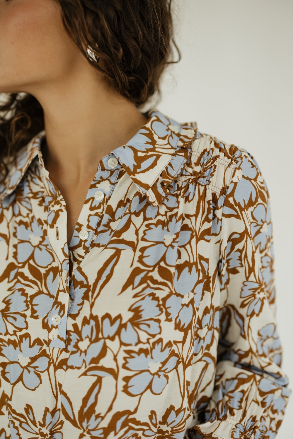 Bailey Blue/Brown Floral Ruffle Collar Top
