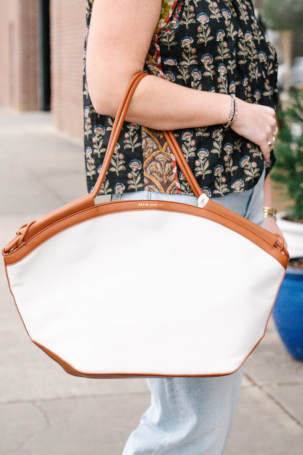 Florence Canvas Tote Bag in Cognac