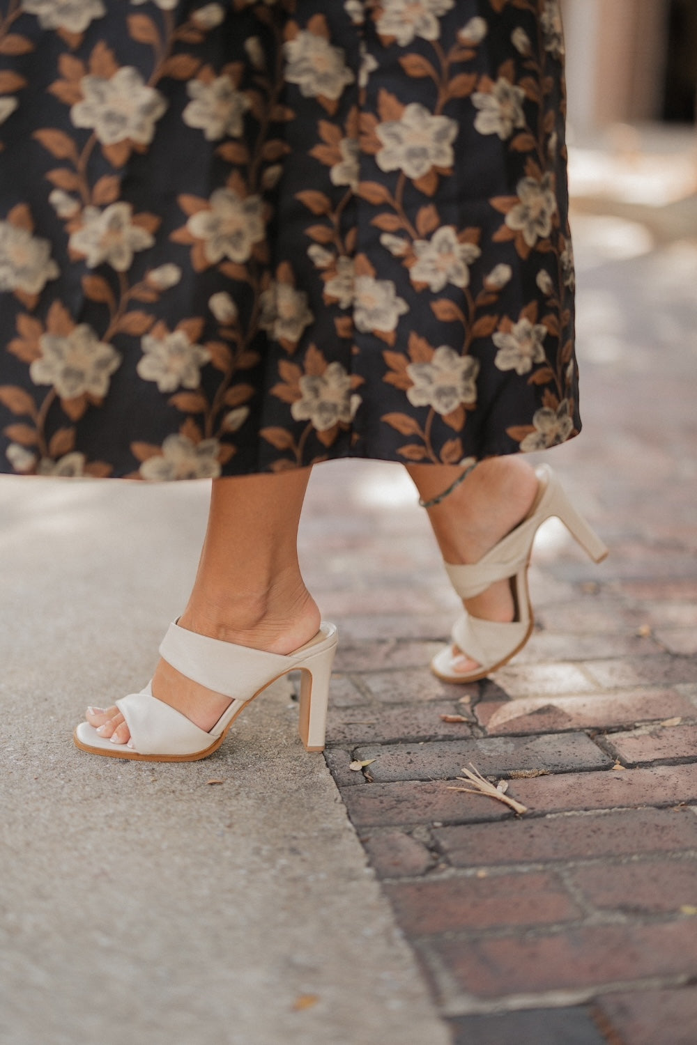 The Leven Dress Slide by 42 Gold / Chinese Laundry Studio 3:19 The Leven Dress Slide by 42 Gold / Chinese Laundry Studio 3:19
