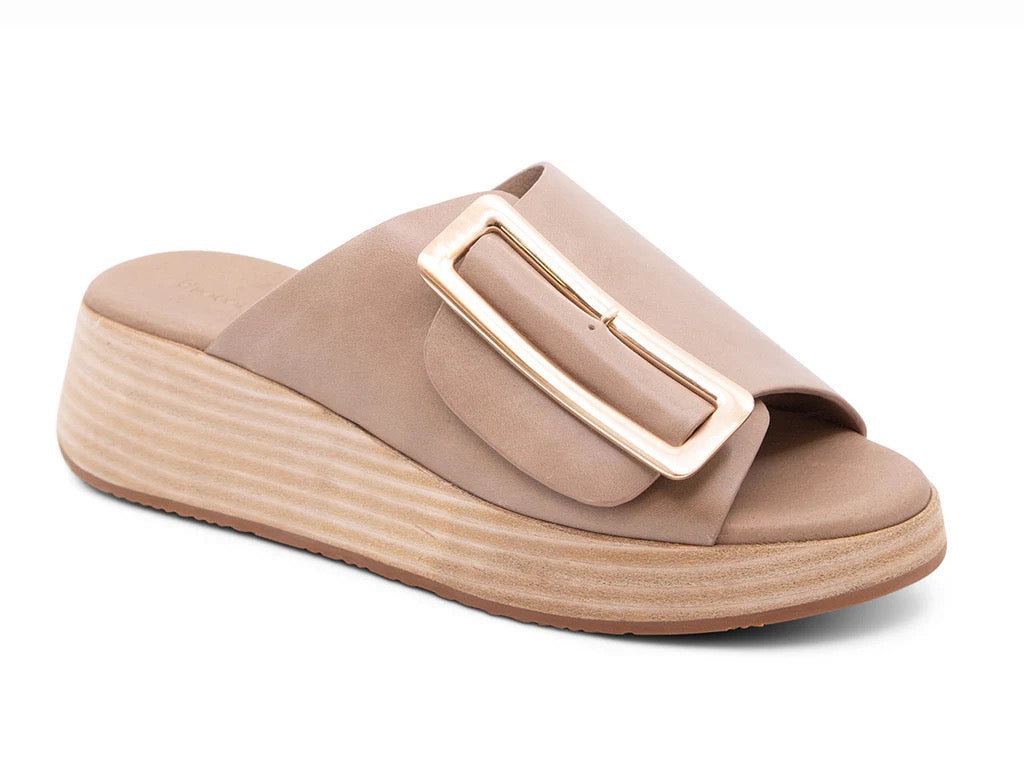Ela Khaki Leather Sandal by Chocolat Blu
