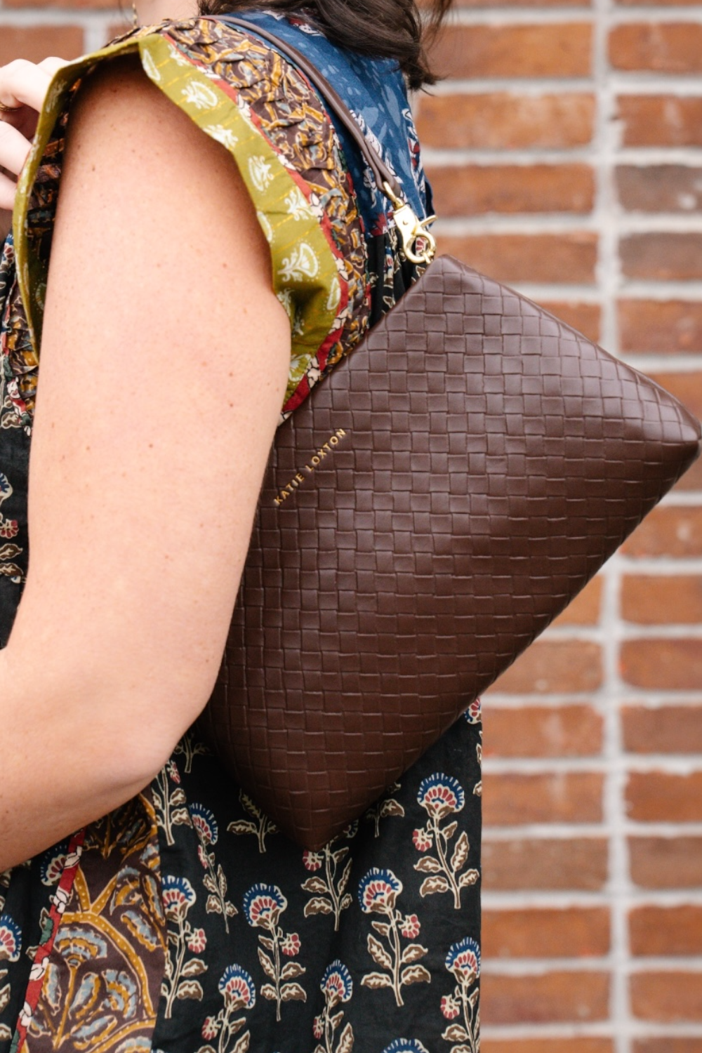 Nova Small Shoulder Bag in Chocolate