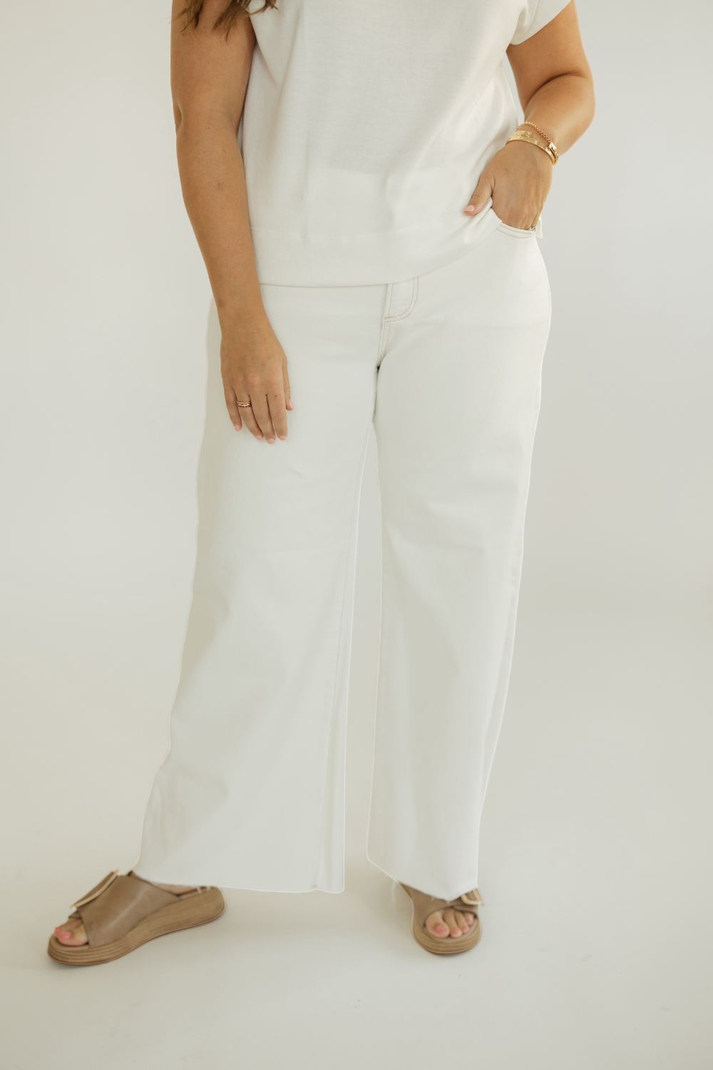 Cream Mid Rise Wide Leg Jeans (0-22)