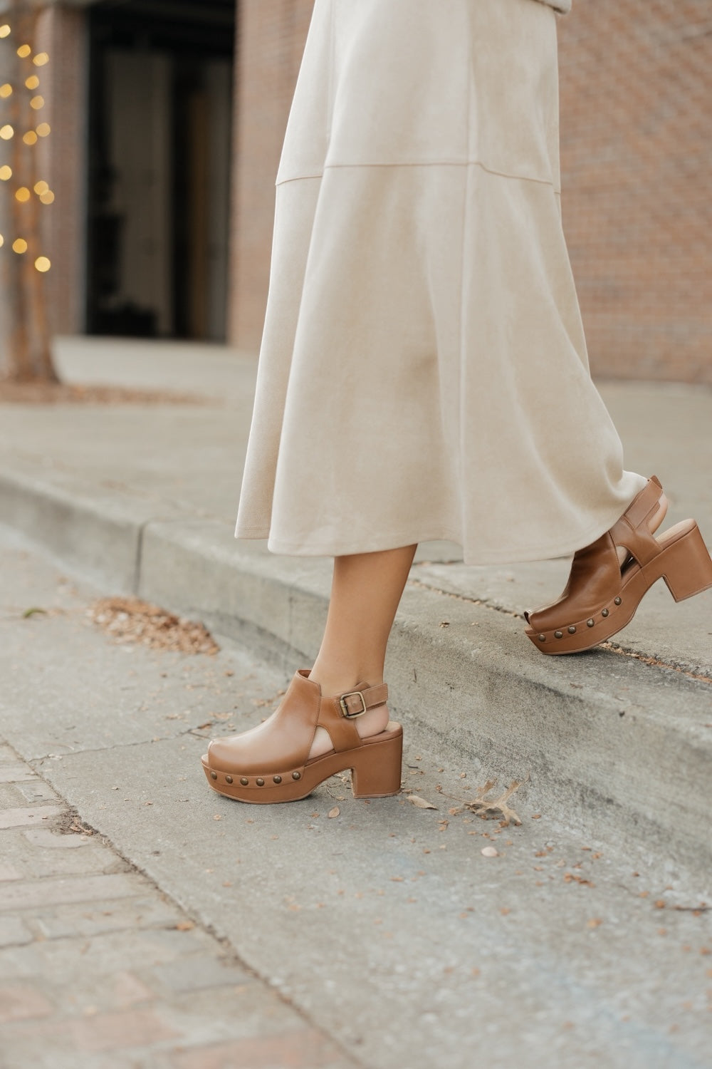 The Galla in Tobacco Leather by Chocolat Blu