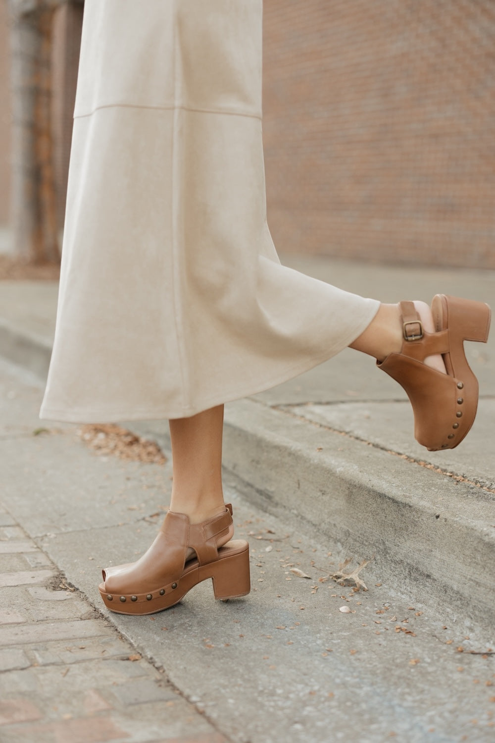 The Galla in Tobacco Leather by Chocolat Blu