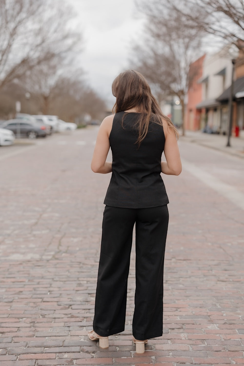 Black Sleeveless Linen Vest