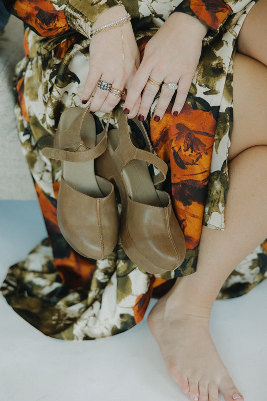 Gabrielle in Khaki Leather by Chocolat Blu
