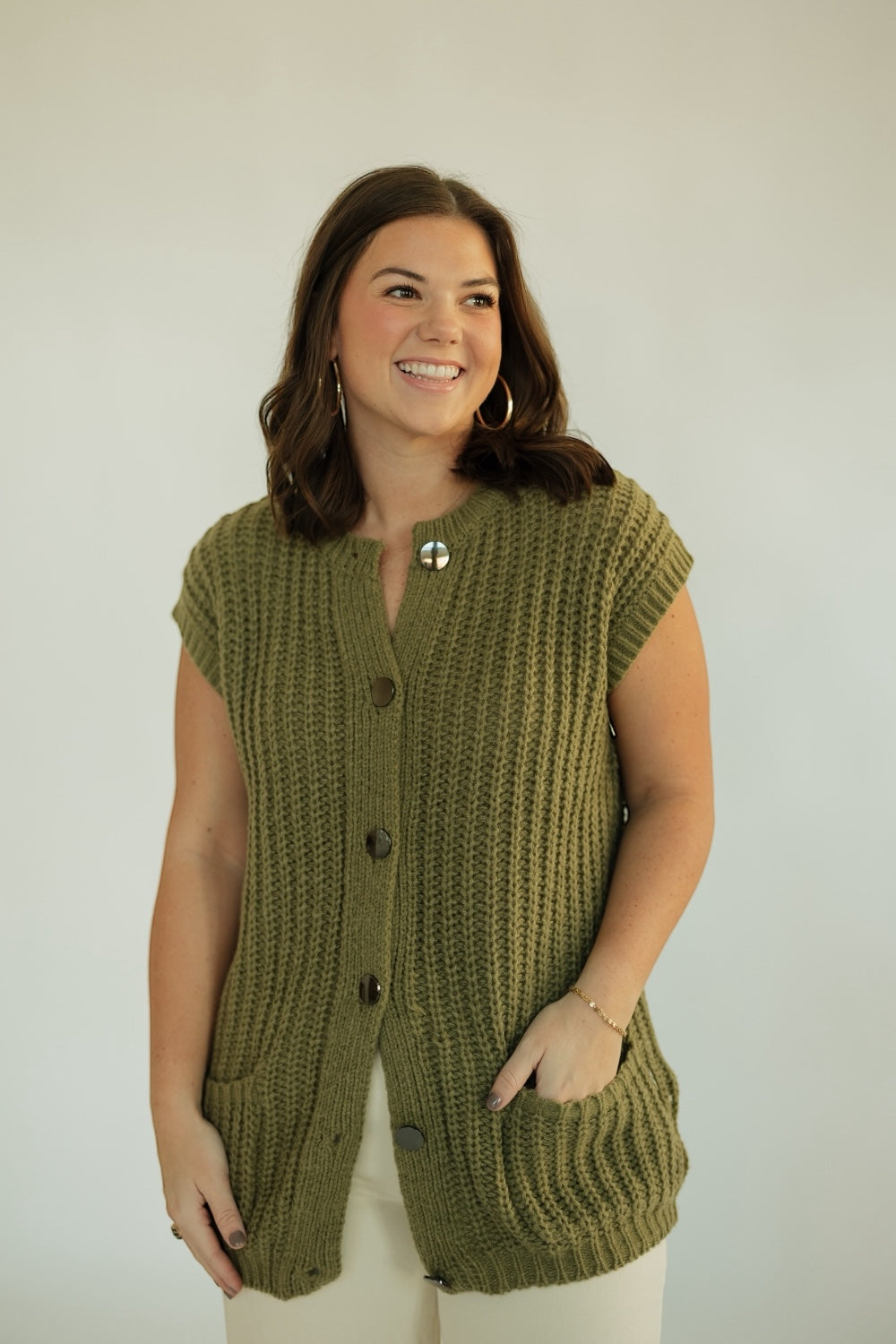 Celia Olive Sleeveless Chunky Sweater (S-3XL)