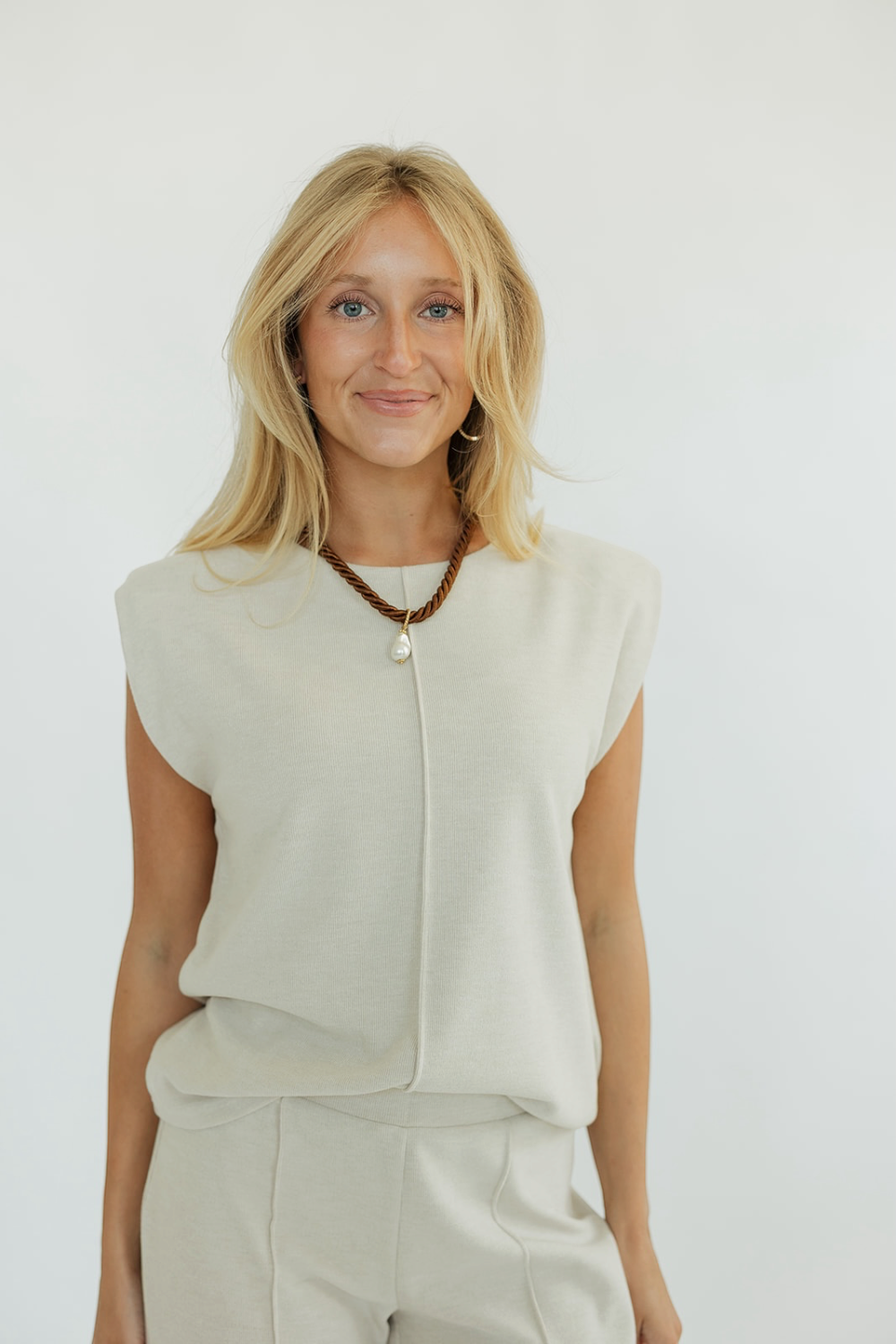 Benny Biege Front Seam Sweater Top