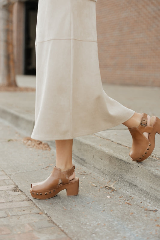 The Galla in Tobacco Leather by Chocolat Blu