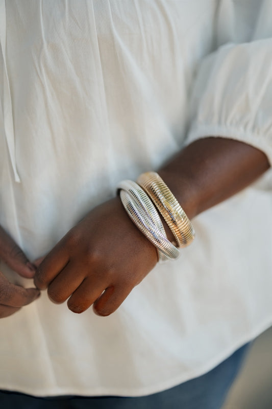 20mm Bold Omega Stretch Bracelet in Gold