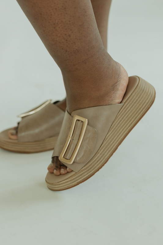 Ela Khaki Leather Sandal by Chocolat Blu