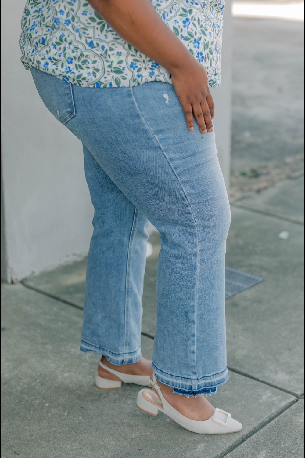 Light Wash Mid-Rise Straight Leg Jean (0-22)
