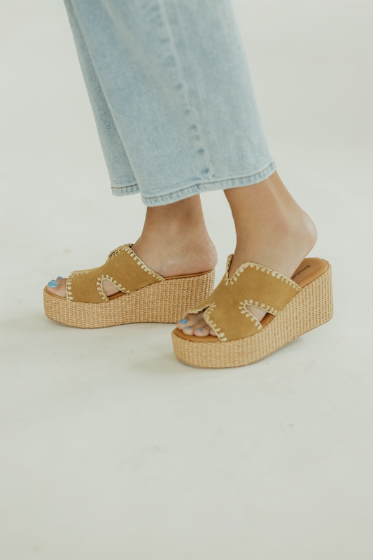 The Jaxx in Camel Suede by Chocolat Blu